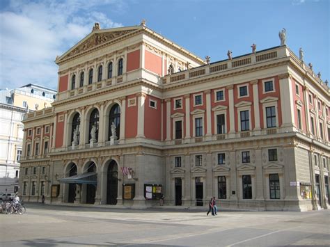 DÉBUT AT THE MUSIKVEREIN IN VIENNA