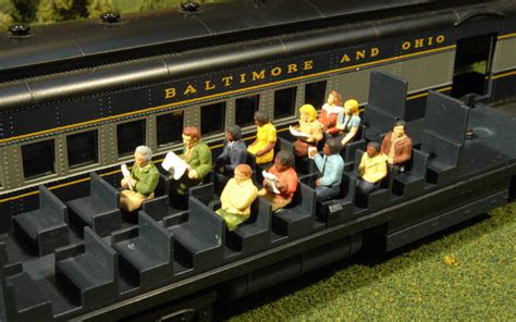 Waist-Up Seated Platform Passengers - O Scale - Bachmann Trains 33165 | kingshobby.com