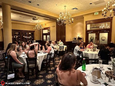 Maggiano's Little Italy 6100 CA-27, Woodland Hills, CA 91367 Reviews, Menu, Photos, Opening Hours