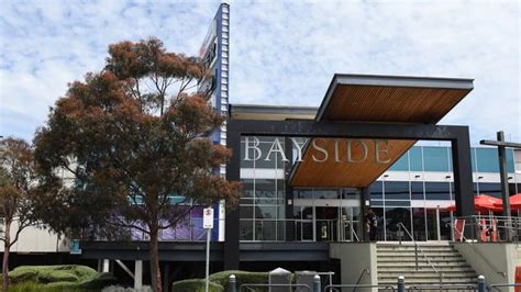 Bayside Shopping Centre carpark charges deter staff, commuters | Herald Sun