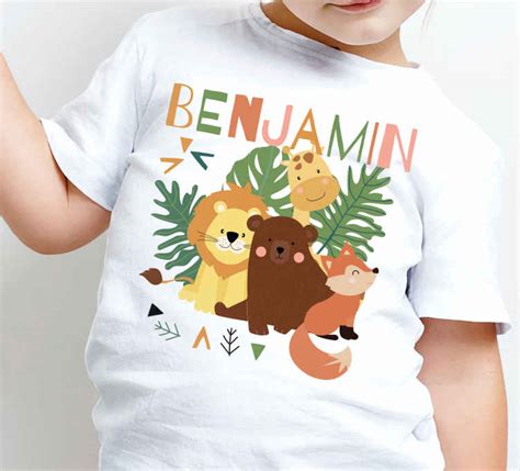 Cute wild animals with leaves Kids t-shirt - TenStickers