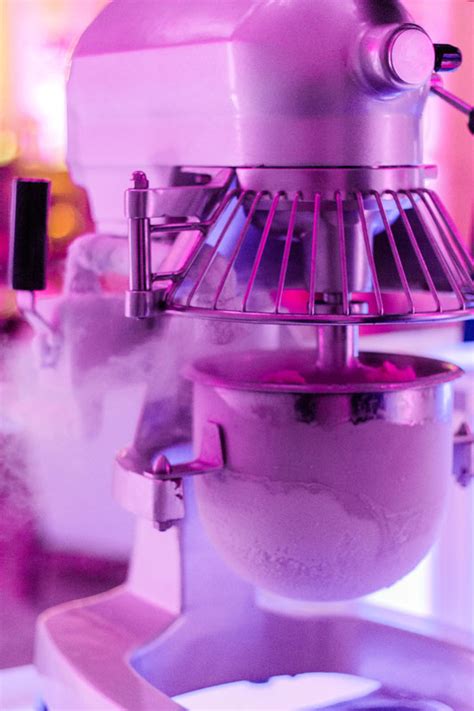 Book Nitrogen Ice Cream Machine | Scarlett Entertainment