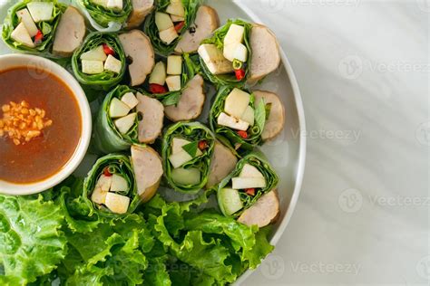 Vietnamese meatball wrap or Vietnamese salad roll or Namnueng or Nem ...