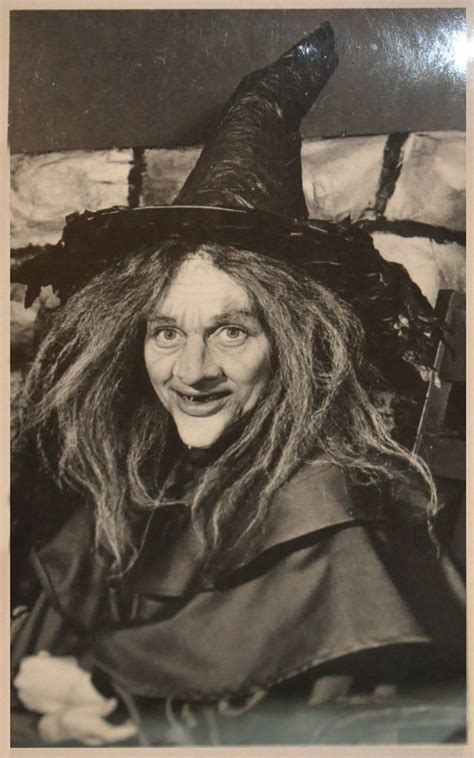 Beula the Witch tried many hair products until she got it right. Vintage Witch Photos, Vintage ...