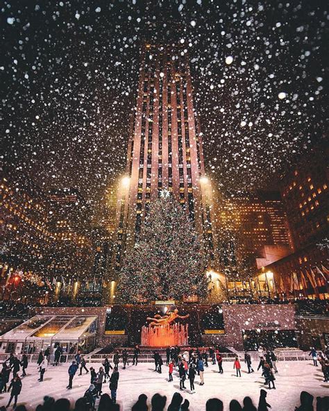 Ready for Christmas in NYC? 📷 @thewilliamanderson #winter #snow # ...