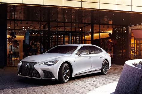 The Lexus LS Hybrid