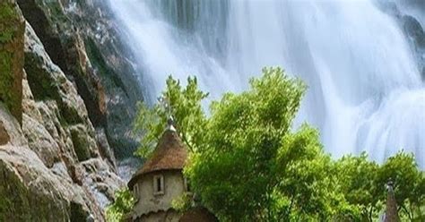 Stunning Views: Waterfall castle in Poland