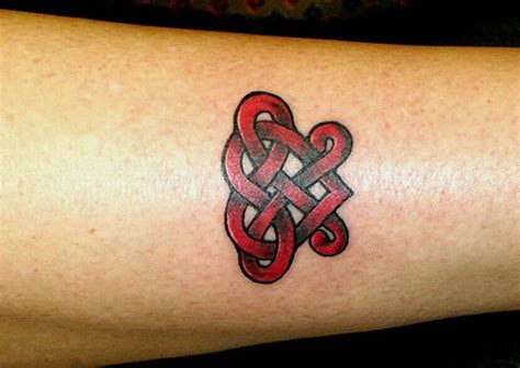 Celtic love knot. Thinking about this. | Knot tattoo, Celtic knot ...