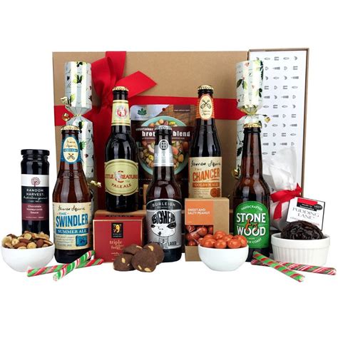 Boutique Christmas beer hampers with classic Christmas pudding and dessert sauce. | Gourmet ...