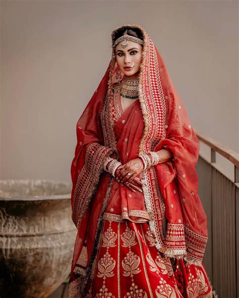 Take inspiration for your big-fat Indian wedding from Mouni Roy's ...