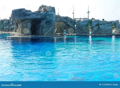 Blue Water of Swimming-pool Stock Photo - Image of rest, aqua: 11137018