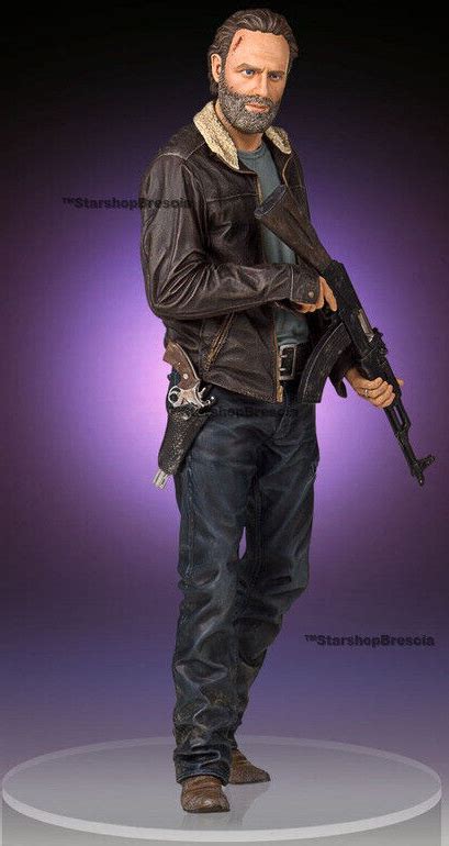 Sheriff Rick Grimes | Statues and Busts | hobbyDB