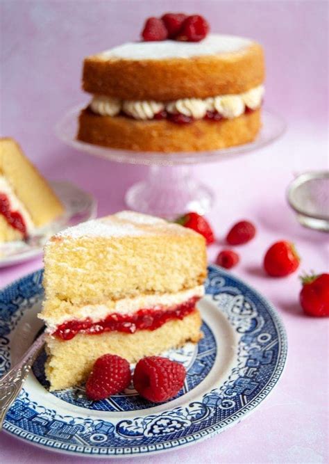 My foolproof Victoria Sponge Cake recipe is so easy anyone can make it ...