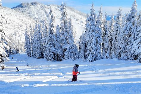 6 Best Ski Resorts Near Vancouver, British Columbia, Canada