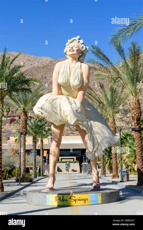 The Forever Marilyn a giant statue of Marilyn Monroe designed by Seward ...