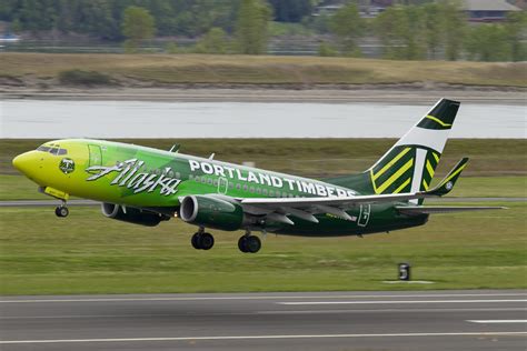 Alaska Airlines Unveils Their "Timbers Jet" Livery (updated with more photos) - AirlineReporter ...