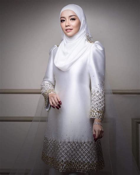 Baju akad nikah mira filzah | Nikah outfit, Nikah dress, Muslim fashion ...