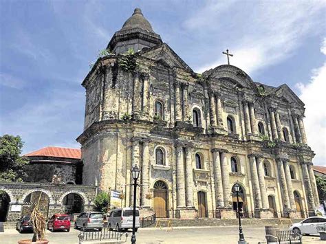 Is the Taal Basilica on the verge of collapse? | Lifestyle.INQ