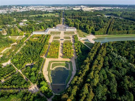 Versailles: the Grandest Palace of Them All – 5-Minute History