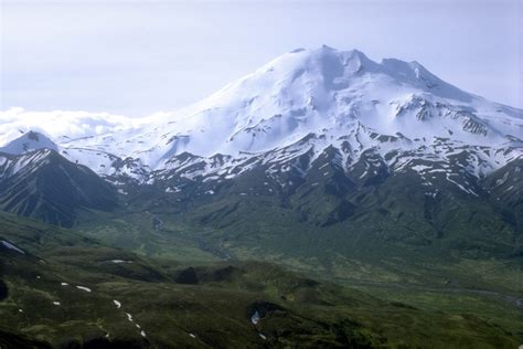 USGS DDS-40, Volcanoes of the Alaska Peninsula and Aleutian Islands - Album