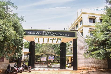 Bhavan's Vivekananda College