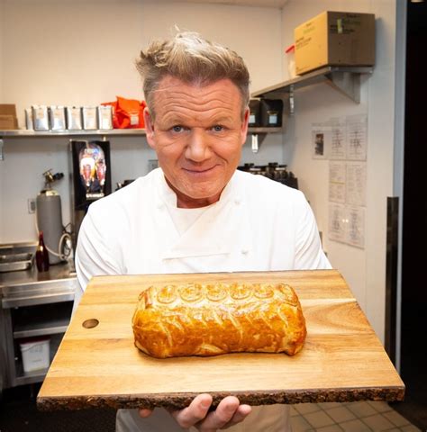 Gordon Ramsay HELL’S KITCHEN Surprises Their 1 Millionth Guests