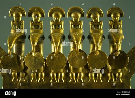 Gold artifacts on display in the Museo del Oro (Gold Museum) in Bogota, Colombia Stock Photo - Alamy