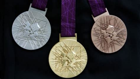 London 2012 Olympic medals revealed in Trafalgar Square | Metro News