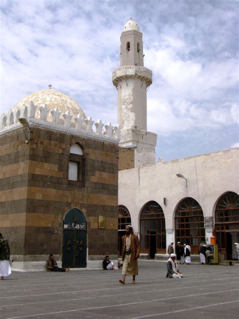 Great Mosque of Sana'a, Yemen. Completed in 86-96 AH : r/muslimculture