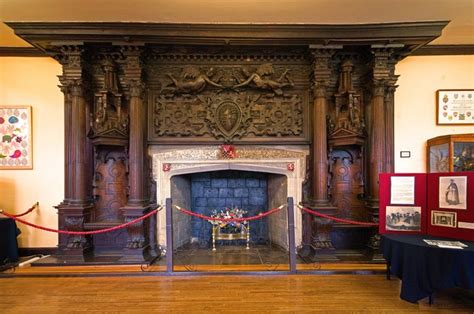 Fireplace, Holbein Hall, Reigate Priory © Ian Capper cc-by-sa/2.0 ...