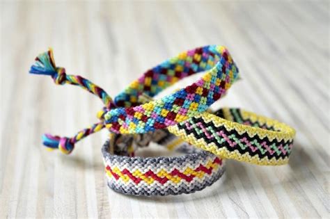 Very Easy to Make Friendship Bracelets | Women's Alphabet