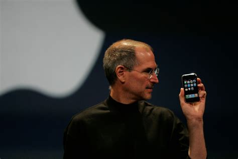 How a 'golden path' steered Steve Jobs around bug-filled 2007 iPhone launch