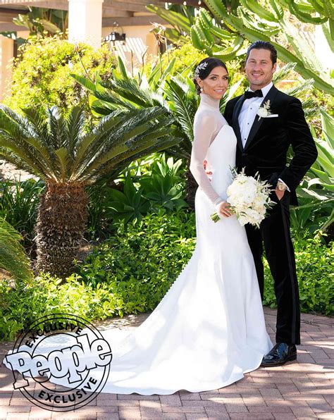 Dancing with the Stars' Val Chmerkovskiy, Jenna Johnson Are Married