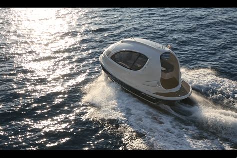 Italian design firm launches its first "mini yacht"