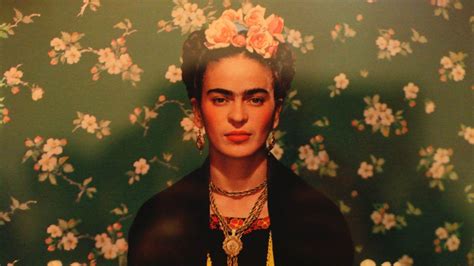 Frida Kahlo Wallpaper: An Artistic Expression for Your Walls - Wall Awank21