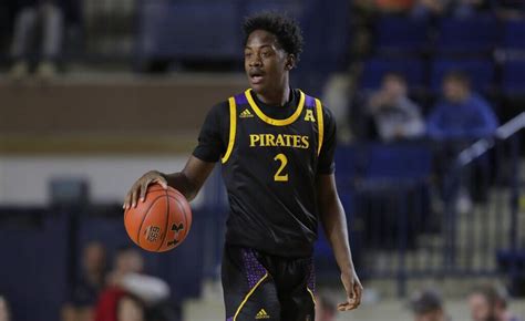 College Basketball Roundup: ECU controls OT, beats UNCW | The North State Journal