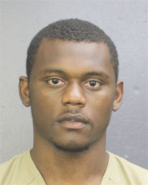 Giants’ DeAndre Baker finally turns himself in to Florida police: Here ...