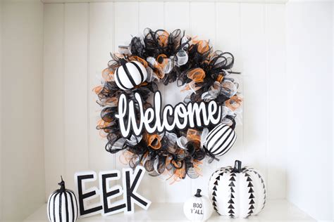 How to Make a Halloween Welcome Wreath - Michelle's Party Plan-It