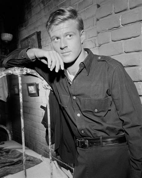 Robert Redford on The Twilight Zone episode, 'Nothing in the Dark', 1961 : r/OldSchoolCool