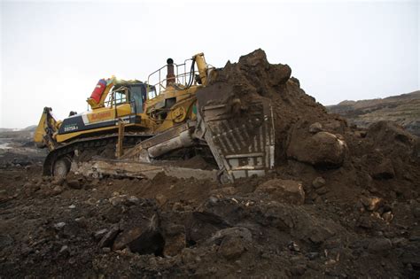 World's Biggest Bulldozer Video - West-Trak NZ