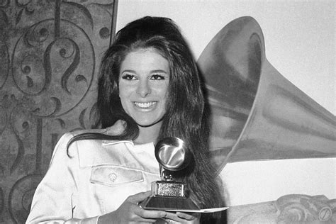 ‘Ode To Billie Joe’: The Story Behind Bobbie Gentry’s Perplexing Hit Max Baer, Bobbie Gentry ...