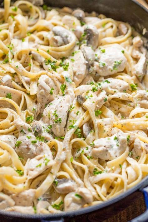 Mom's Chicken Fettuccine Alfredo - Natasha's Kitchen