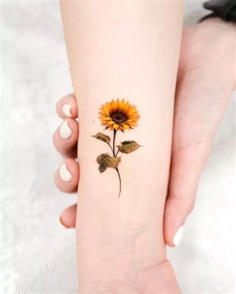 51 Stunning Sunflower Tattoo Design Ideas - 2024 | Fabbon