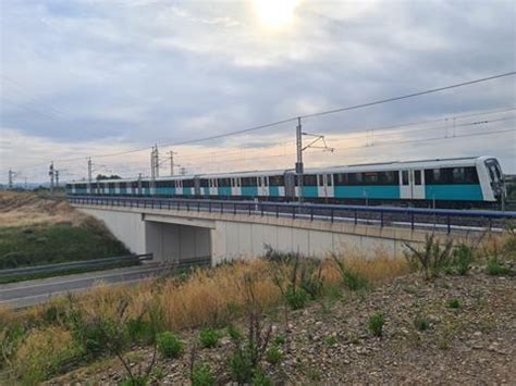 Docklands Light Railway trains unveiled | Metro Report International | Railway Gazette International