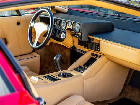 Descubrir 62+ imagen lamborghini countach 25th anniversary interior - Abzlocal.mx