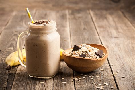 Chocolate Banana Shake Recipe (Thick, Creamy, Healthy & Dairy-Free)