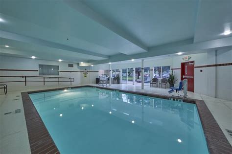 HOLIDAY INN EXPRESS SPRINGFIELD $87 ($̶9̶9̶) - Updated 2018 Prices ...