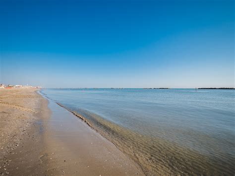 Senigallia beach 🏖️ Ancona, Italy - detailed features, map, photos