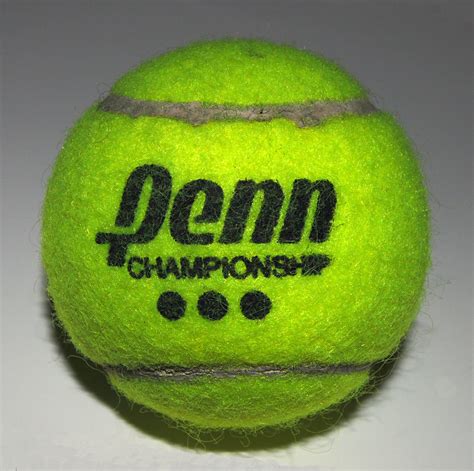 File:Tennis ball 01.jpg - Wikimedia Commons