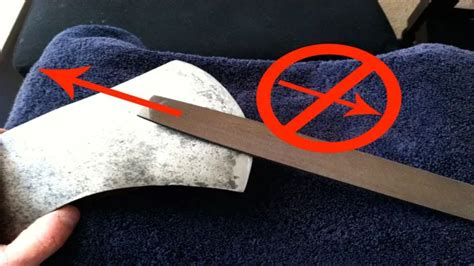 How To Sharpen An Axe With An Angle Grinder: A Comprehensive Guide ...